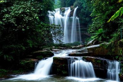 【一品梵净山】梵净山、镇远古城、黄果树瀑布、小七孔、千户苗寨双飞6日游《3晚国五+1晚网评五钻+1晚西江网红客栈，2+1头等舱，0购物0车销》